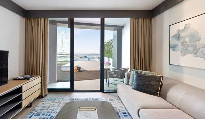 Jacuzzi Pool Suite