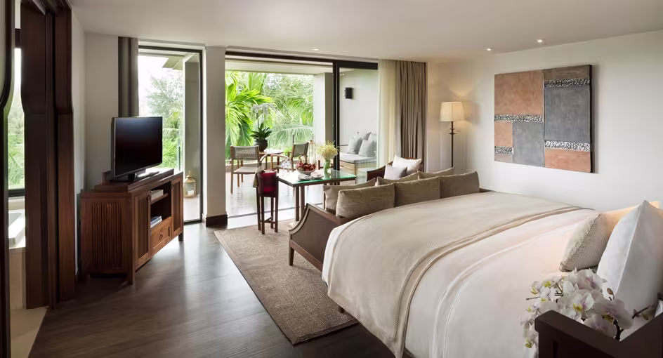 Deluxe Layan Suite
