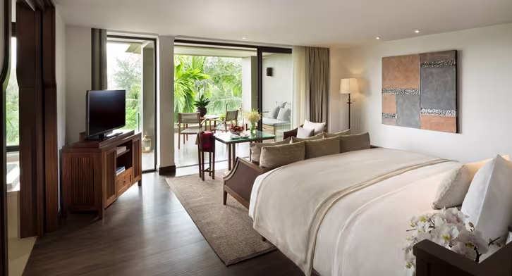 Deluxe Layan Suite
