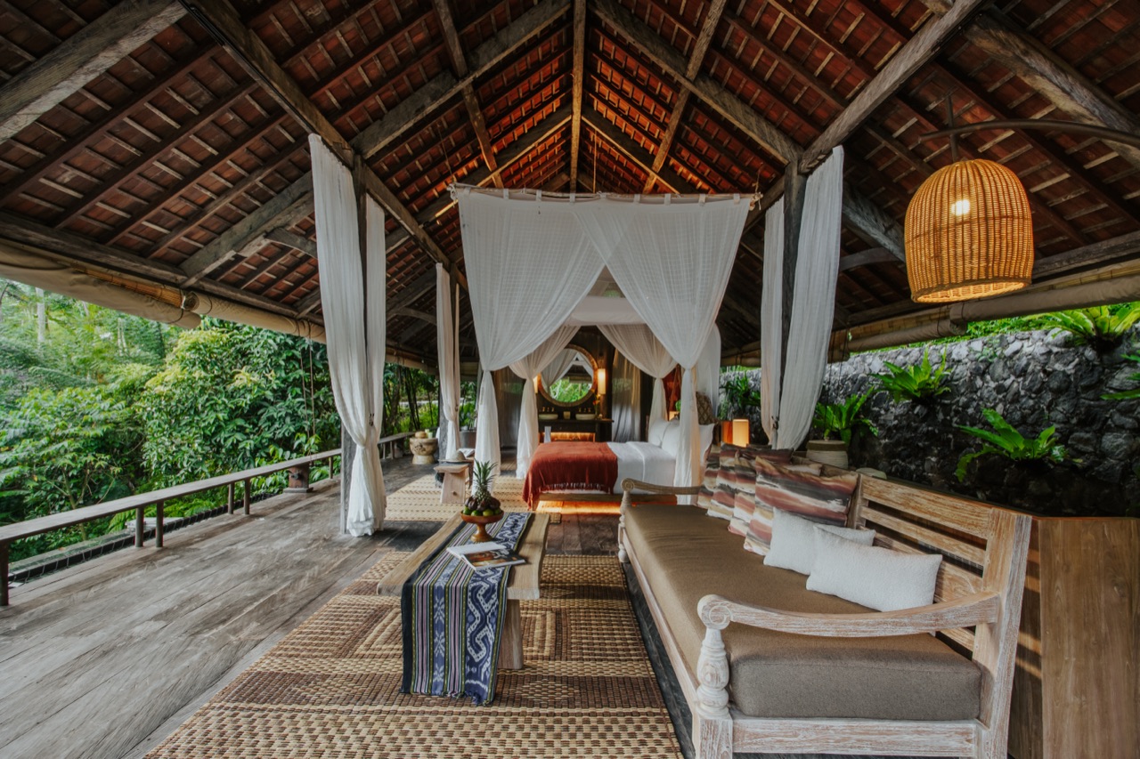 Buahan, A Banyan Tree Escape