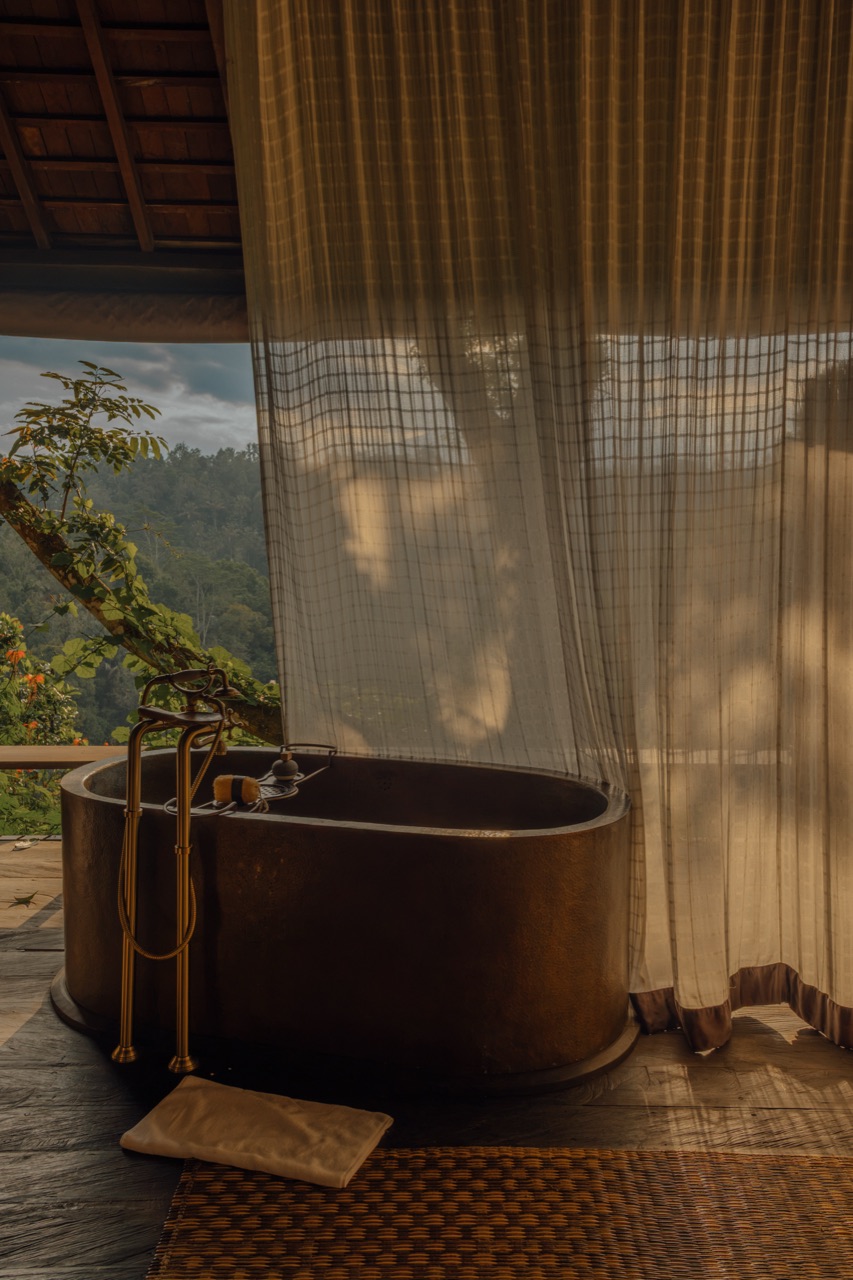 Buahan, A Banyan Tree Escape