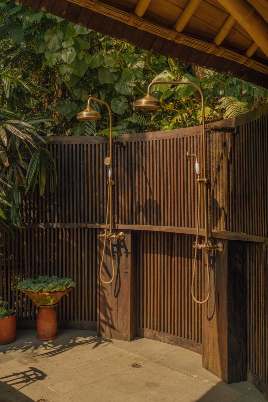 Buahan, A Banyan Tree Escape
