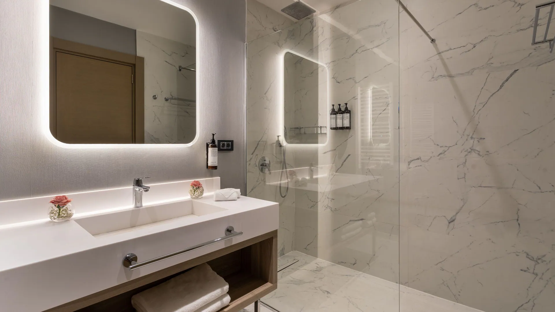 King Deluxe Room, Sea View with Hot Tub