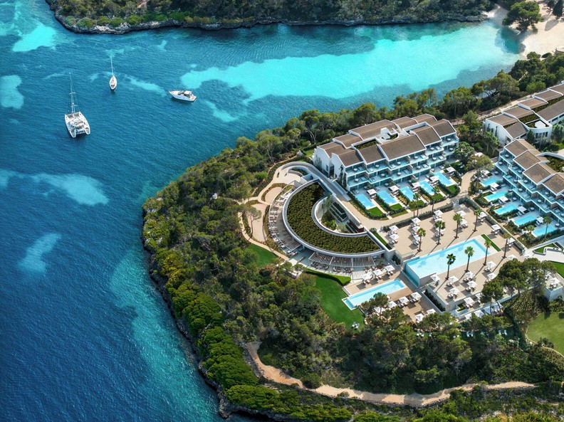 Ikos Porto Petro