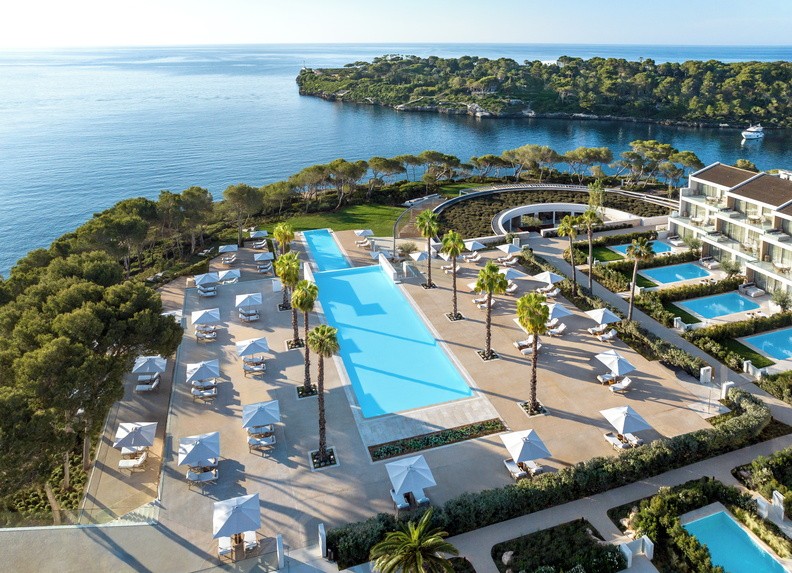 Ikos Porto Petro
