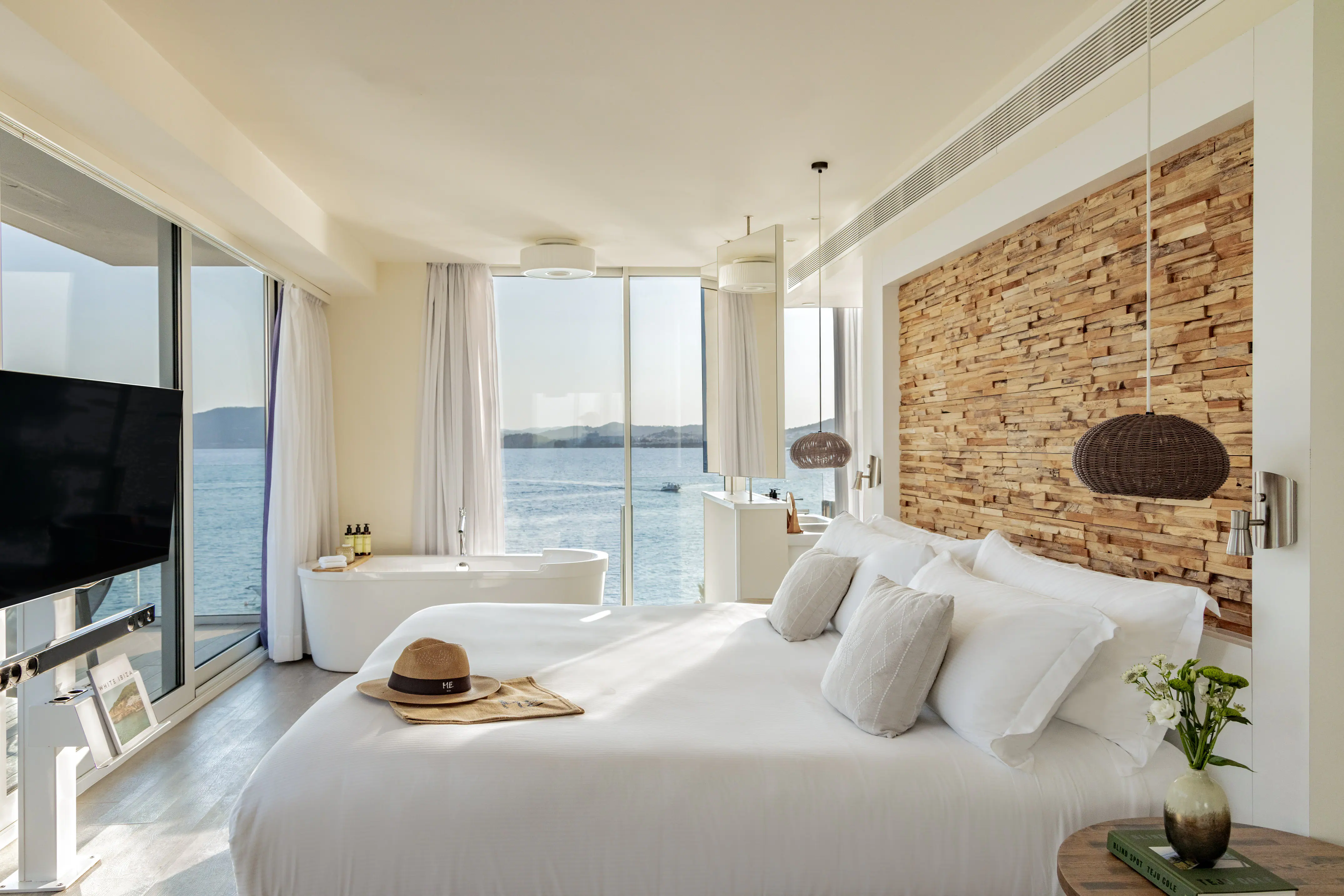 Room, Sea View
