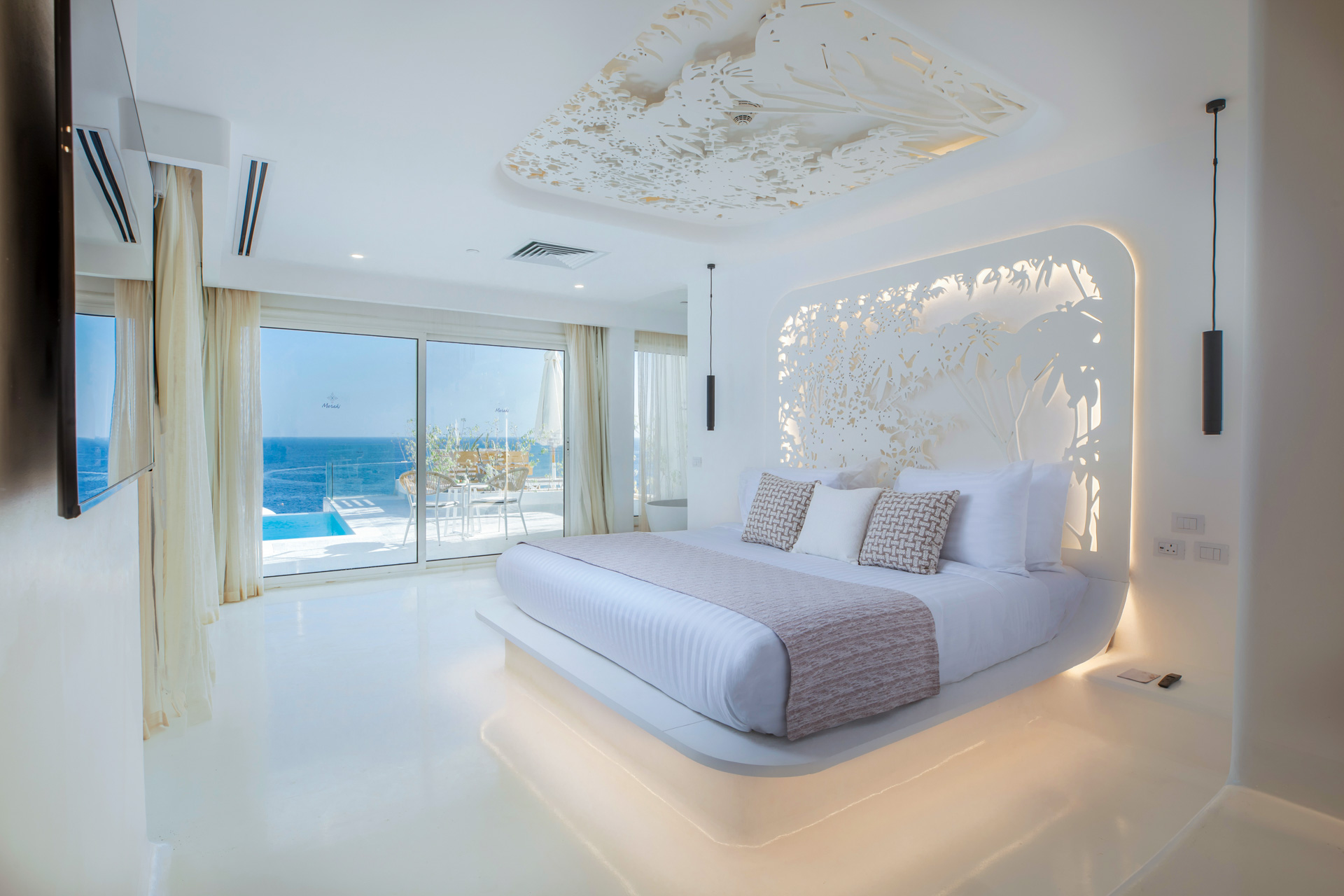 Hall of Fame Pool Suite