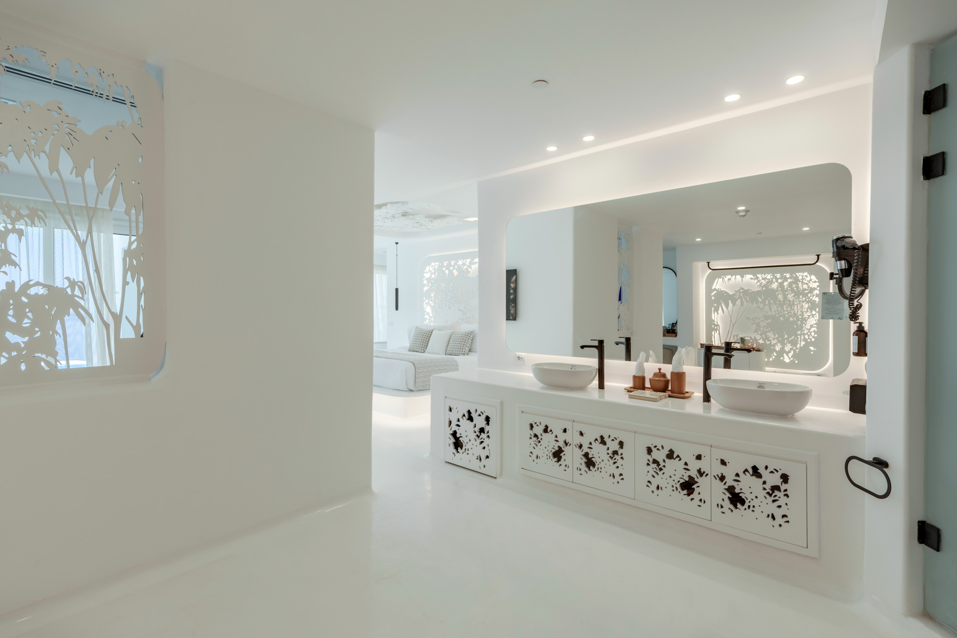 Hall of Fame Pool Suite
