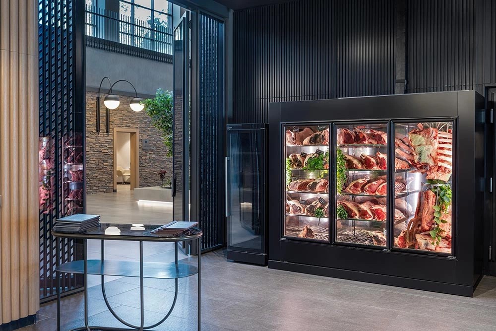 NG Phaselis Bay — Monte steakhouse meat display