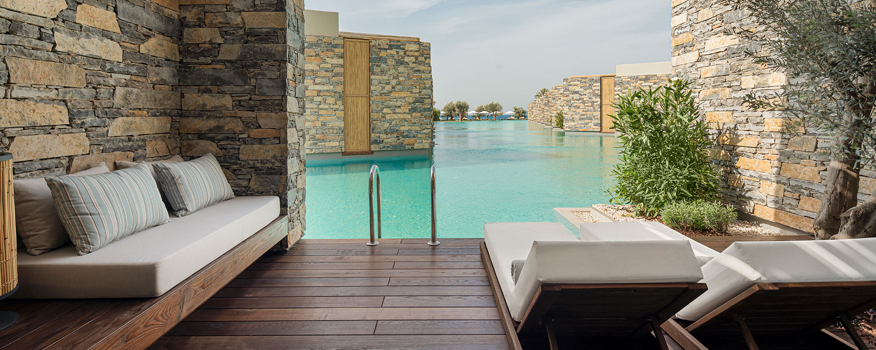 Lagoon Swim-up